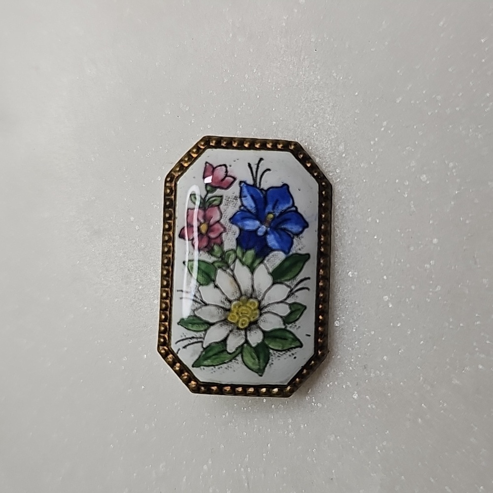 Vintage 1940's Enamel Floral Brooch 2.5 CM
